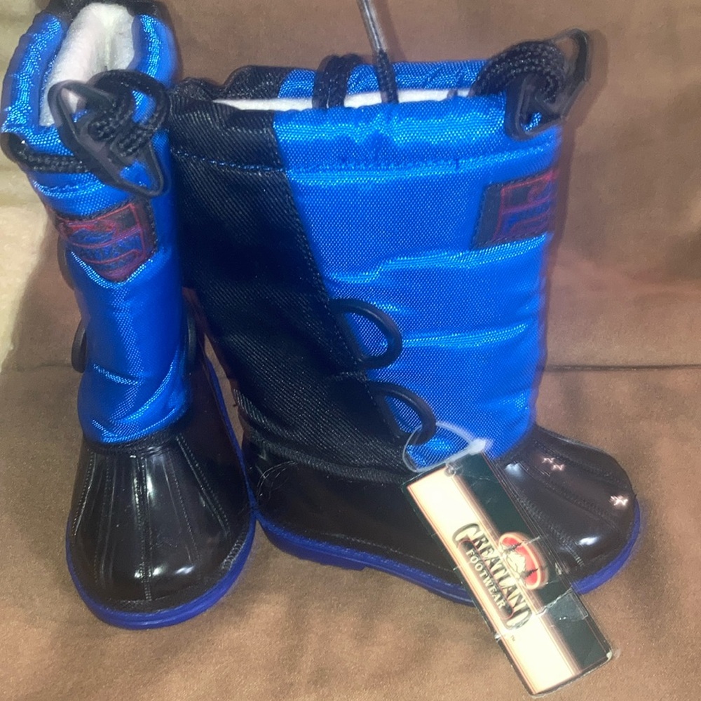 New with Tag Greatland Footwear Children Snow Boots Size 5.